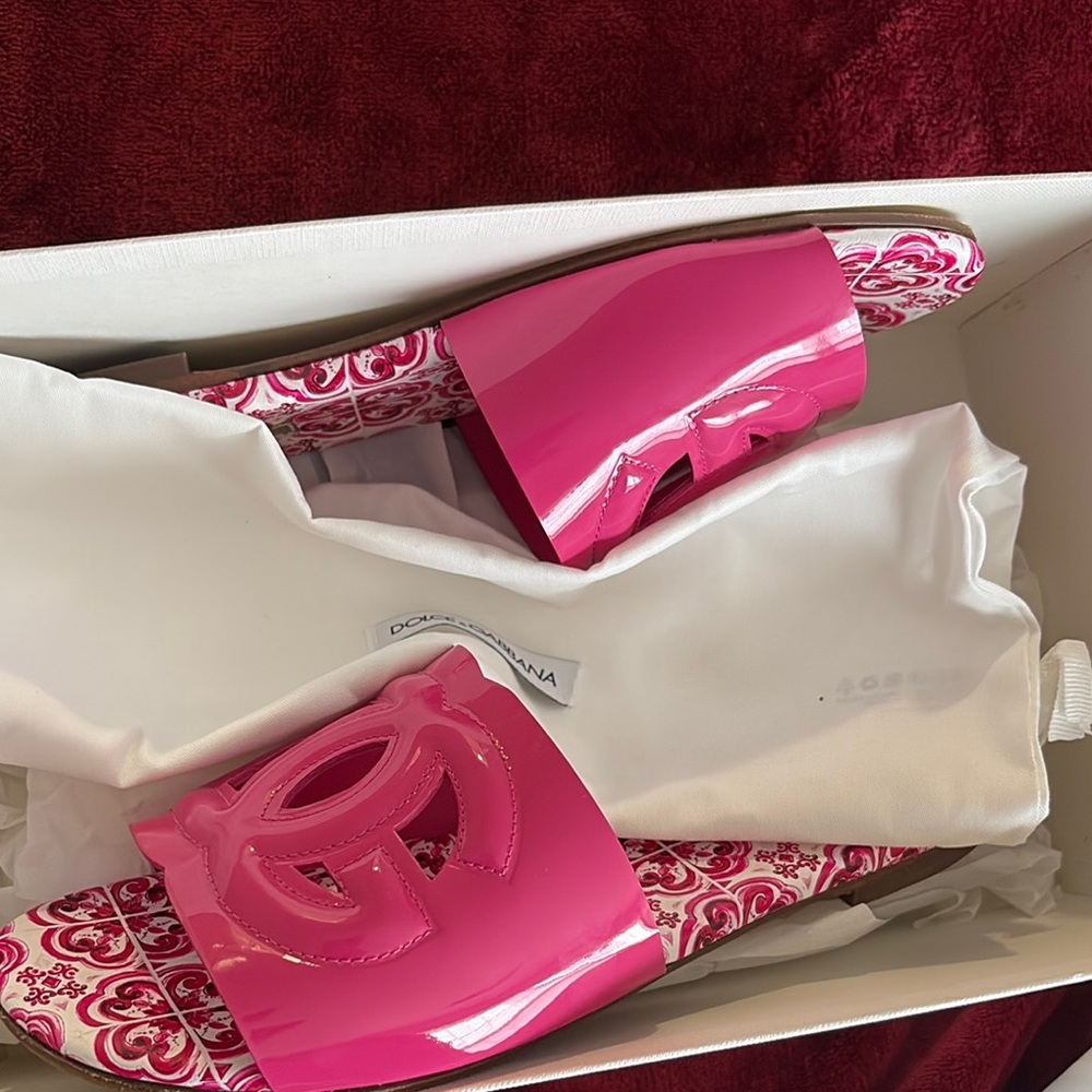 Dolce & Gabbana Vibrant Pink Slides